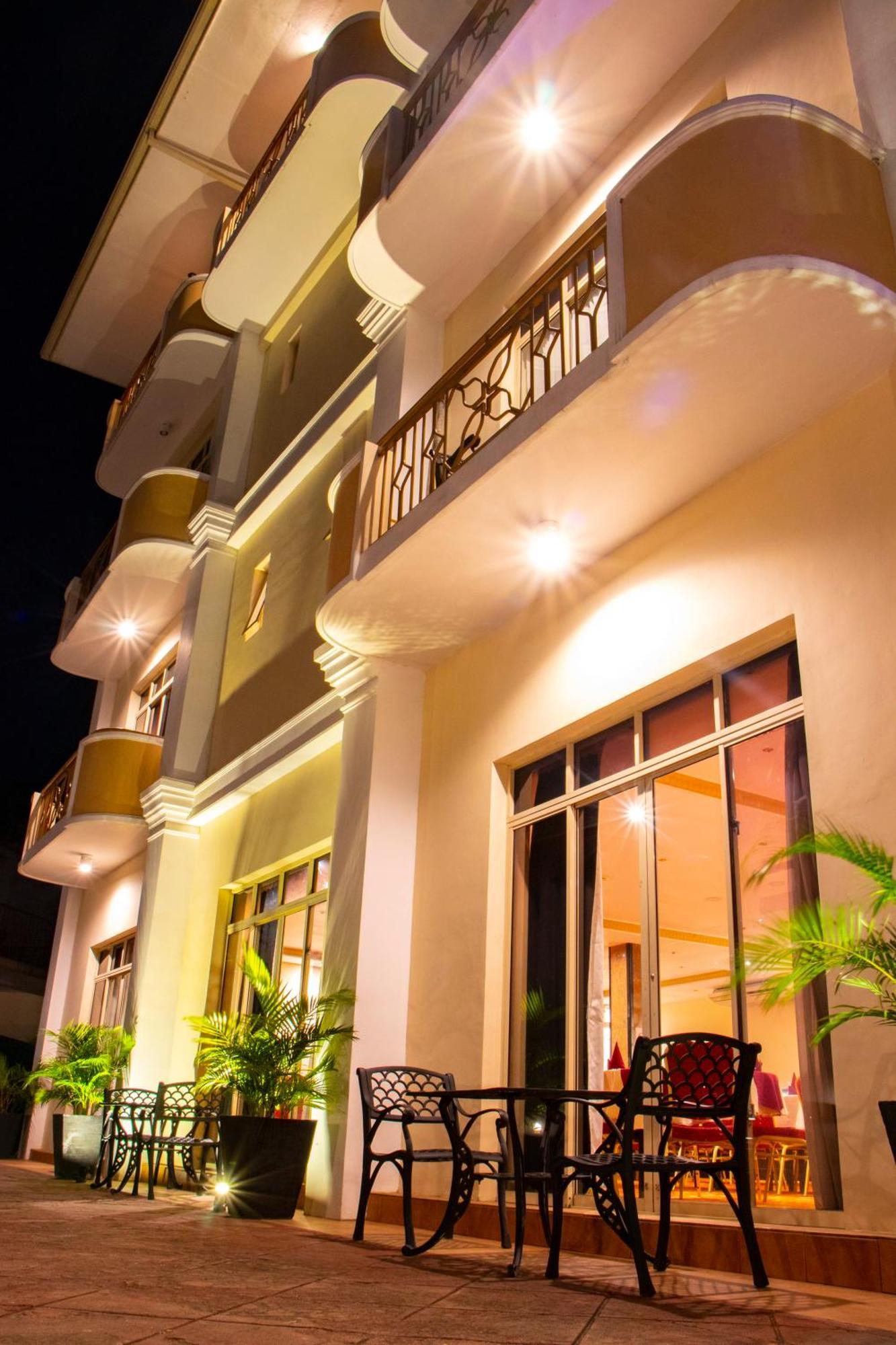 Hotel Lakefield Канди Экстерьер фото