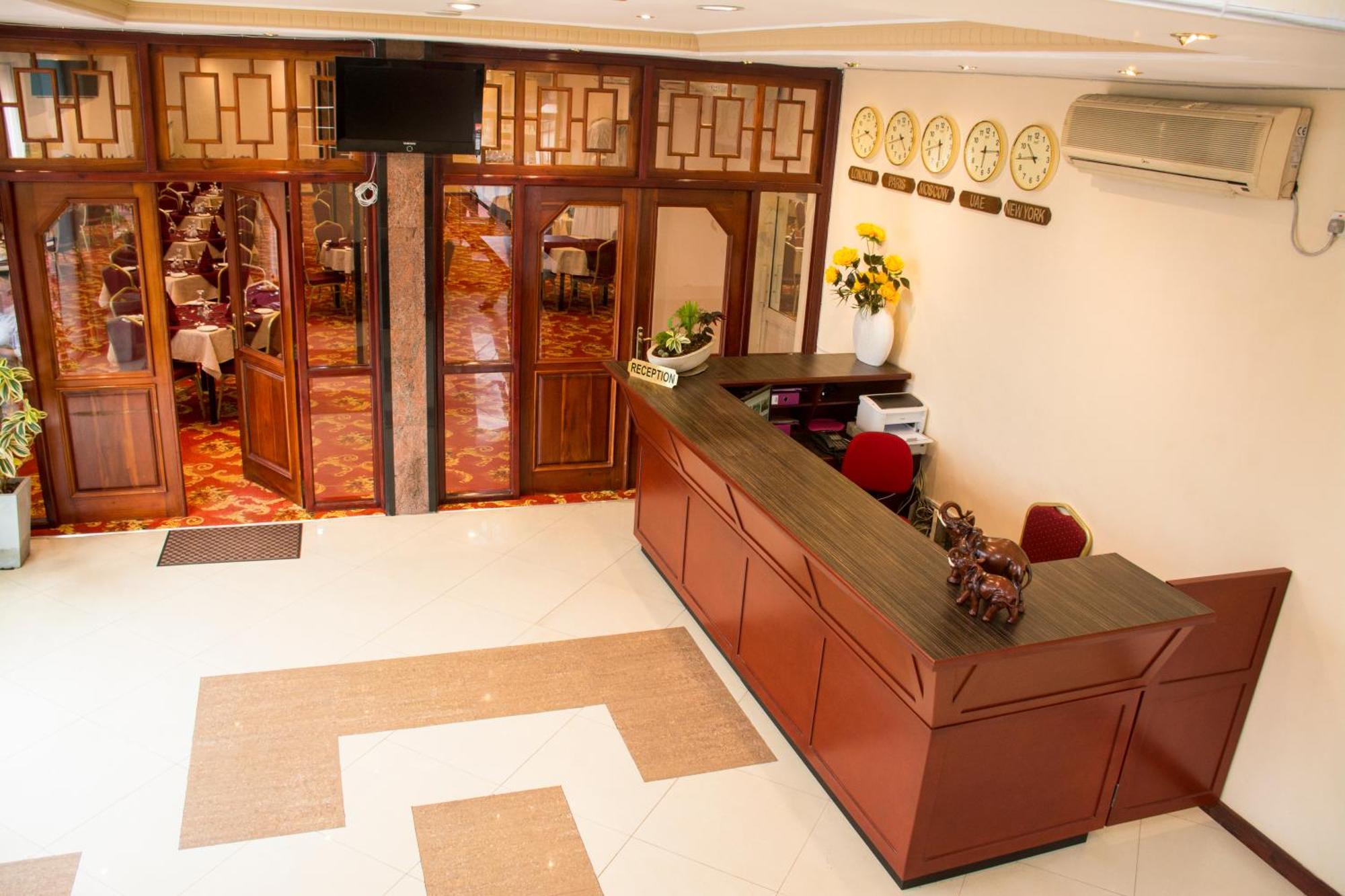 Hotel Lakefield Канди Экстерьер фото