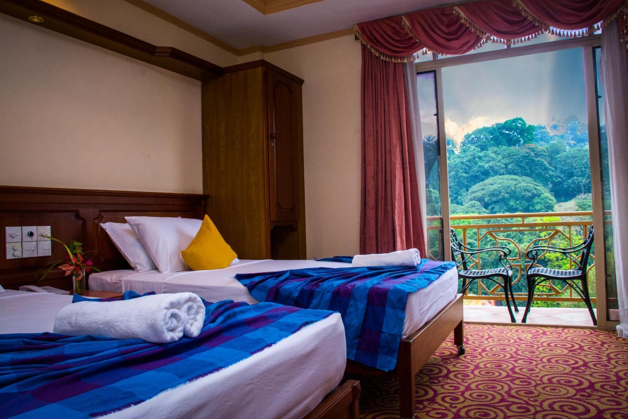 Hotel Lakefield Канди Экстерьер фото