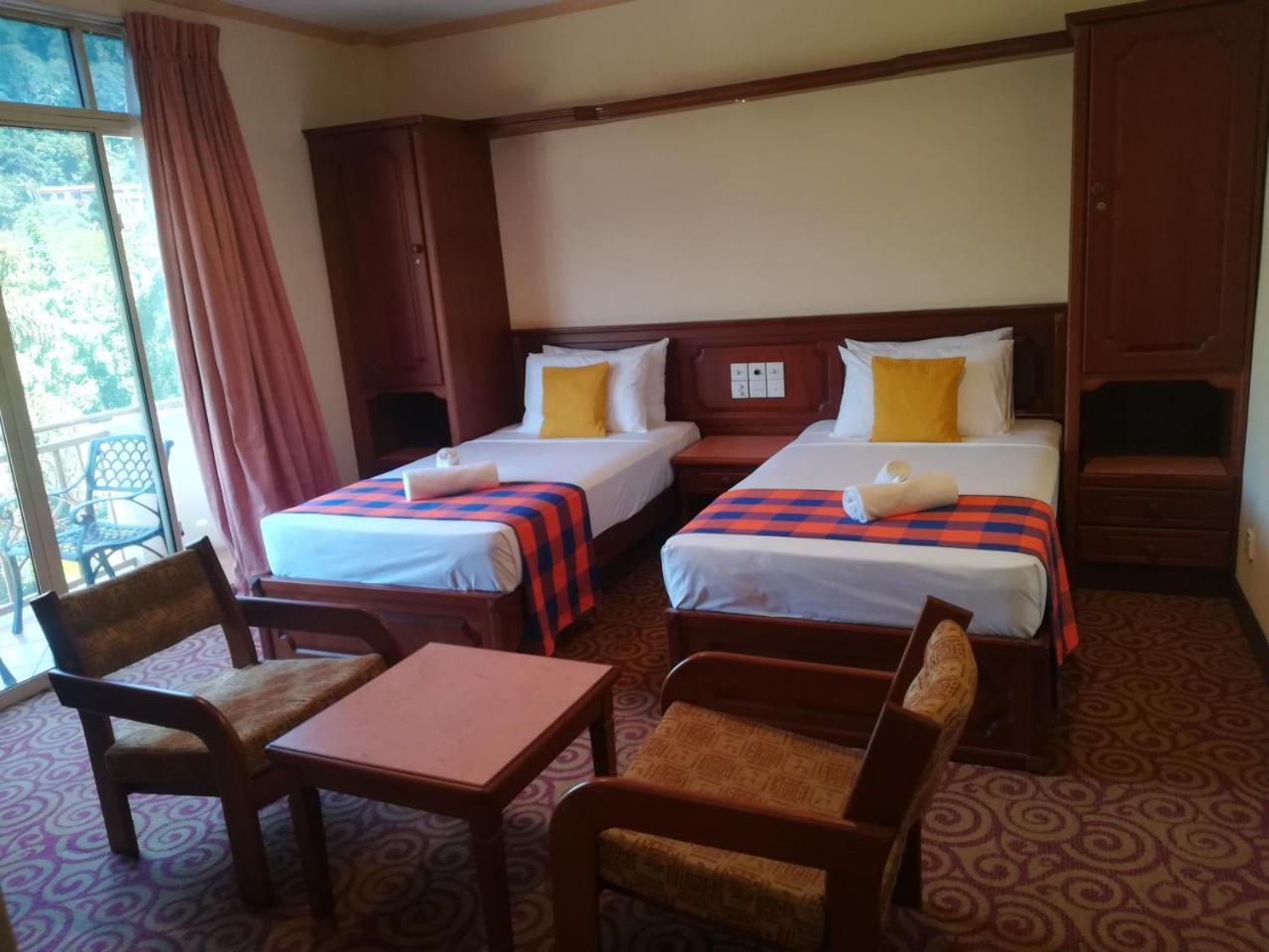 Hotel Lakefield Канди Экстерьер фото
