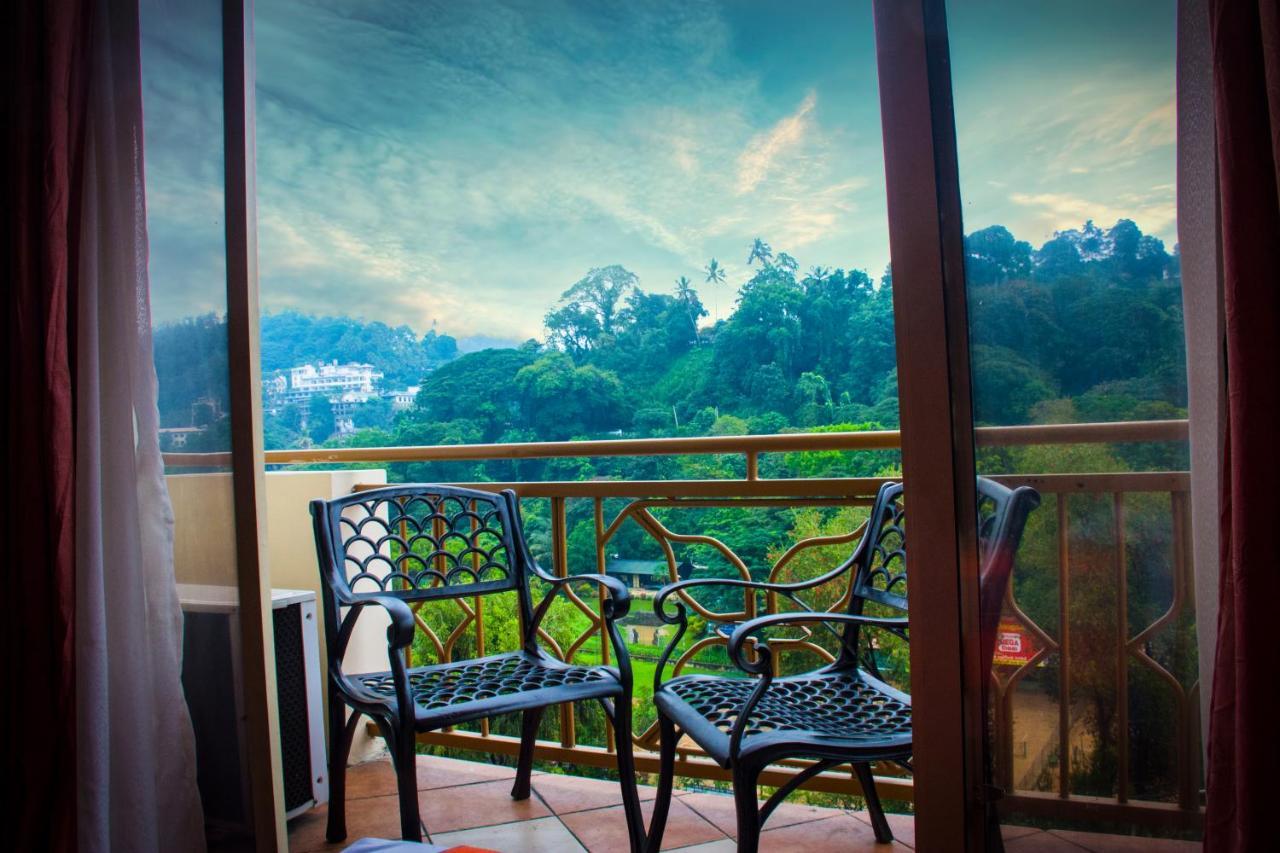 Hotel Lakefield Канди Экстерьер фото